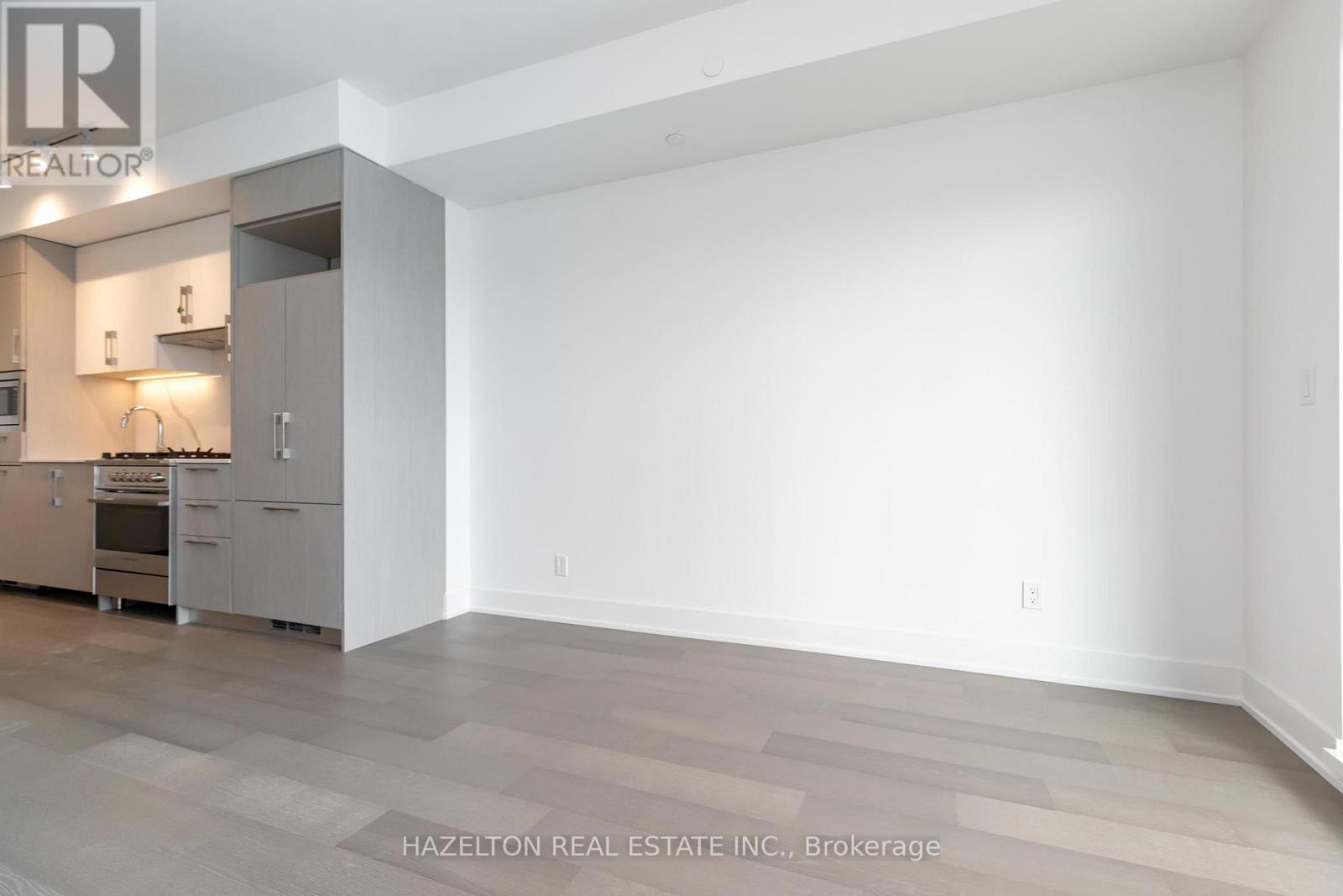 603 - 8 Manor Road W Property Photo 7