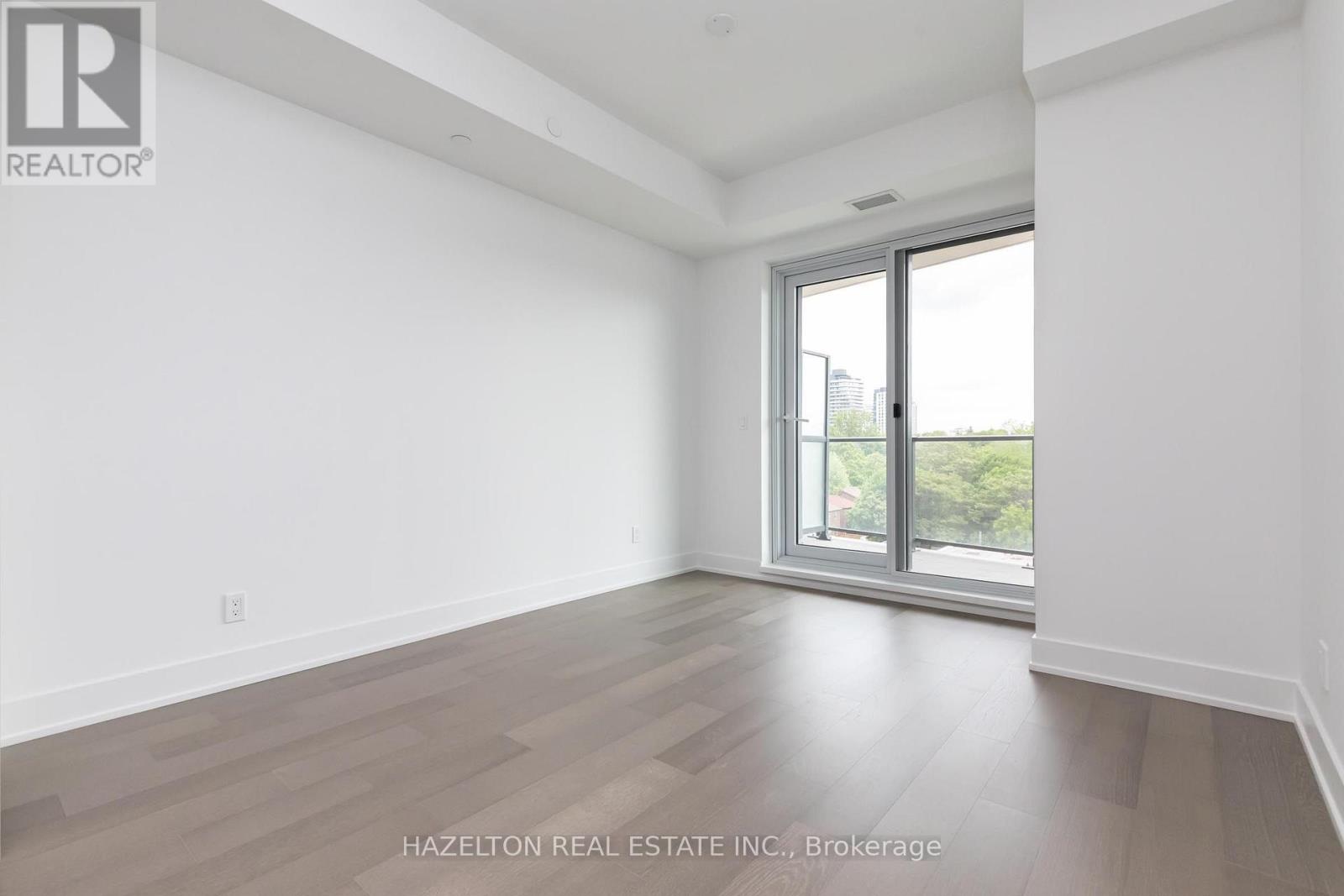 603 - 8 Manor Road W Property Photo 8