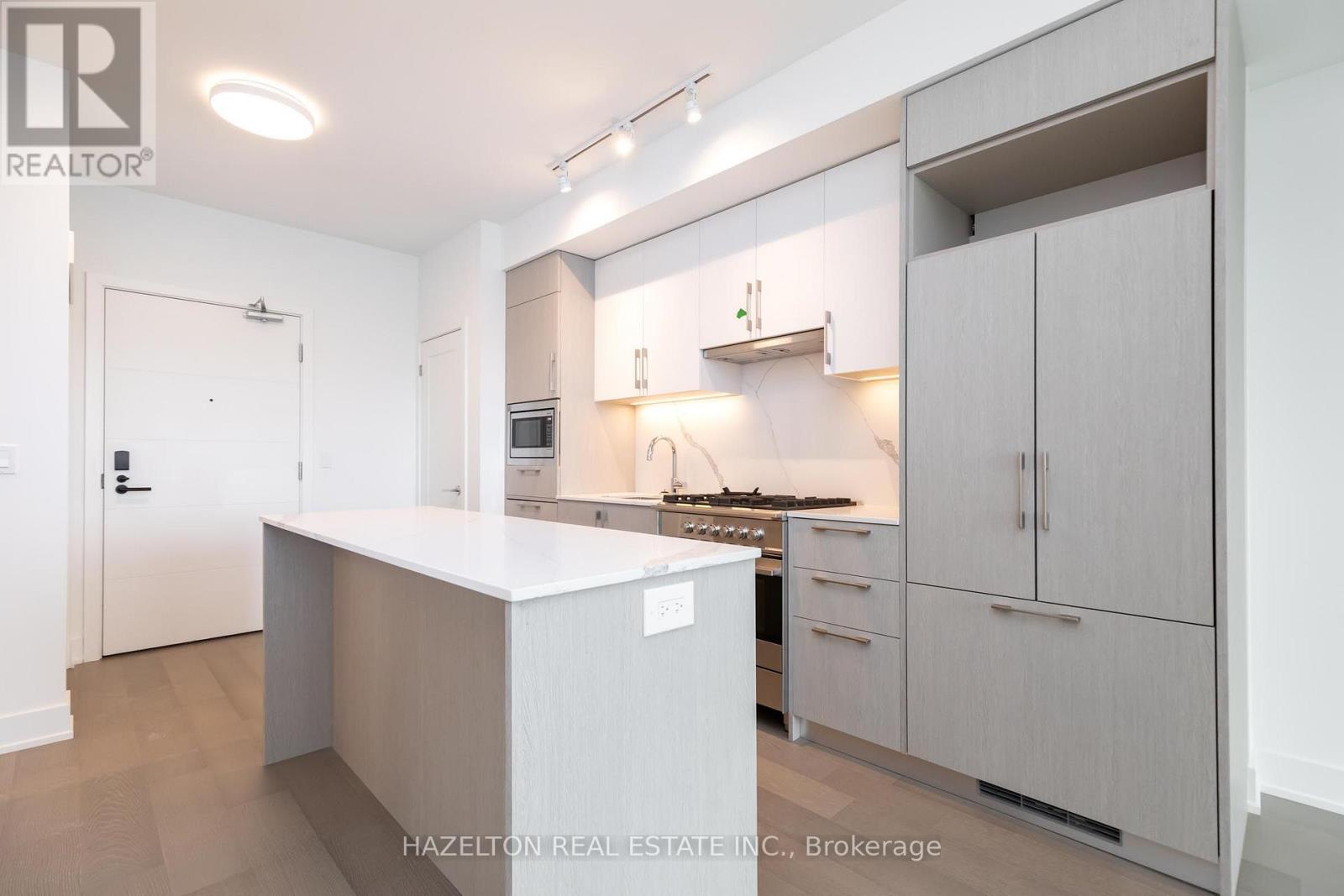 603 - 8 Manor Road W Property Photo 9