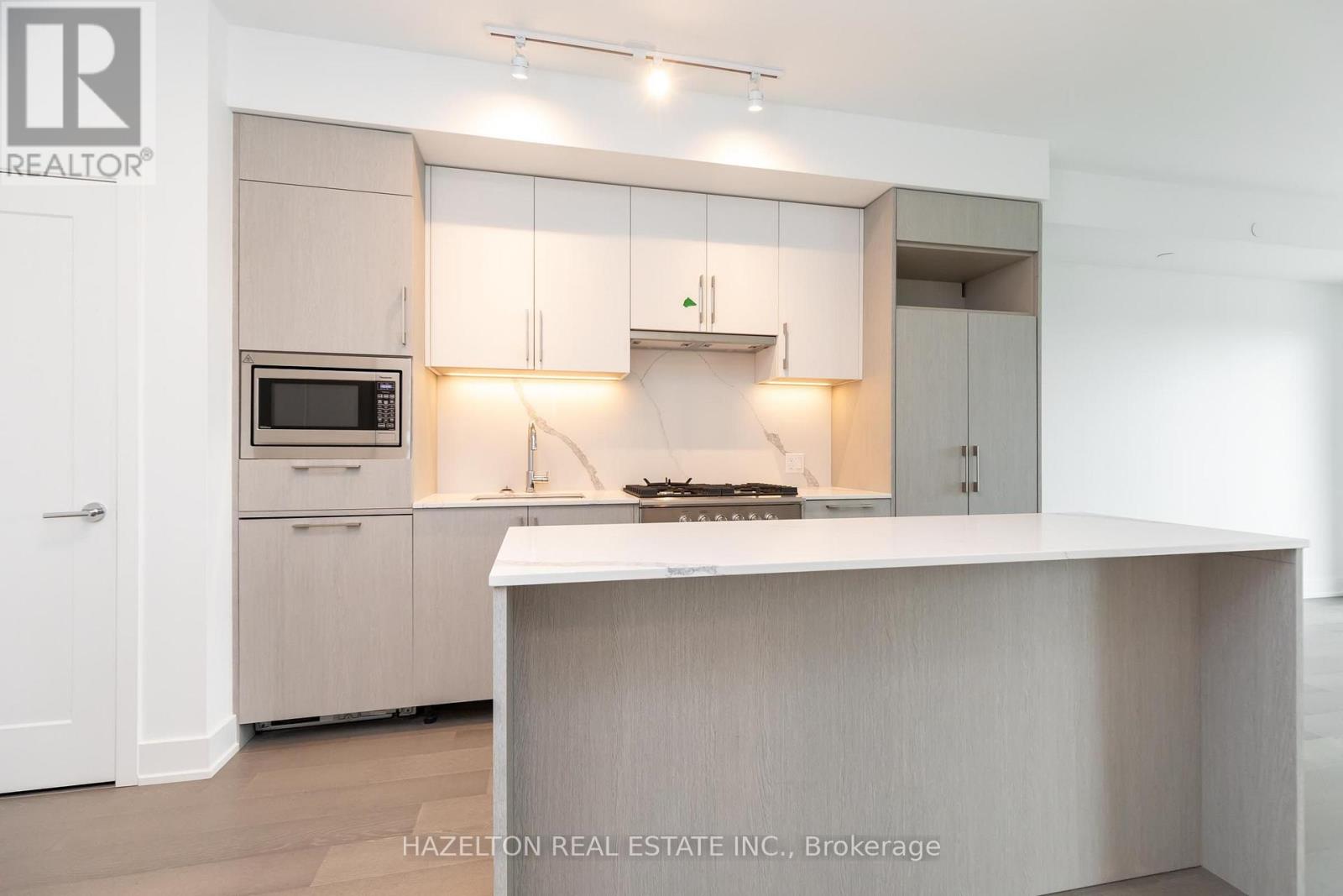 603 - 8 Manor Road W Property Photo 10