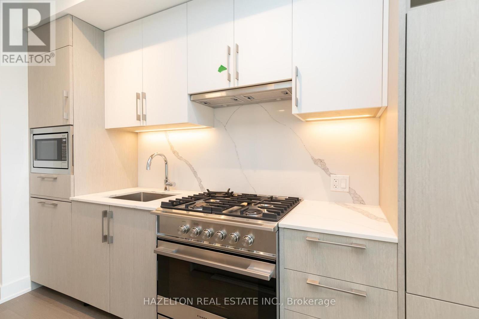 603 - 8 Manor Road W Property Photo 13