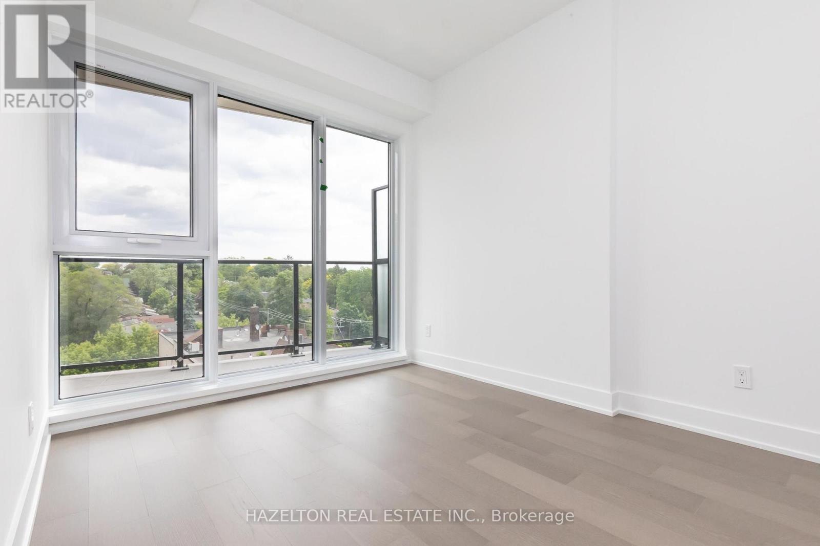 603 - 8 Manor Road W Property Photo 15