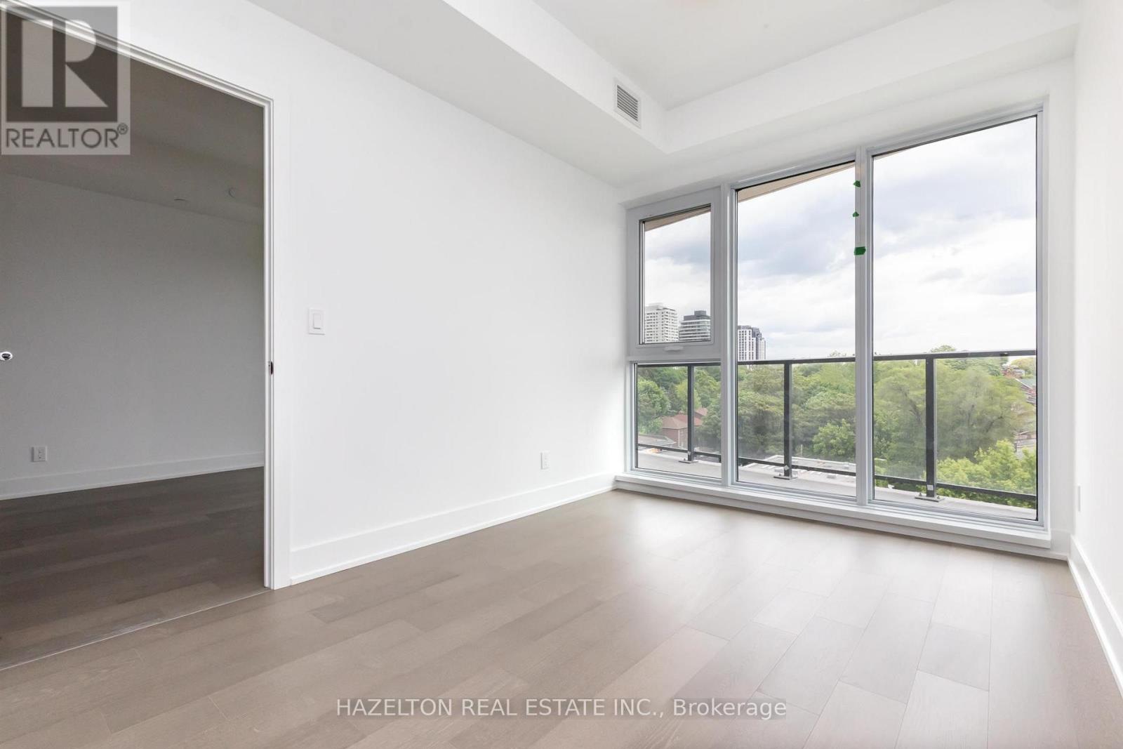 603 - 8 Manor Road W Property Photo 16