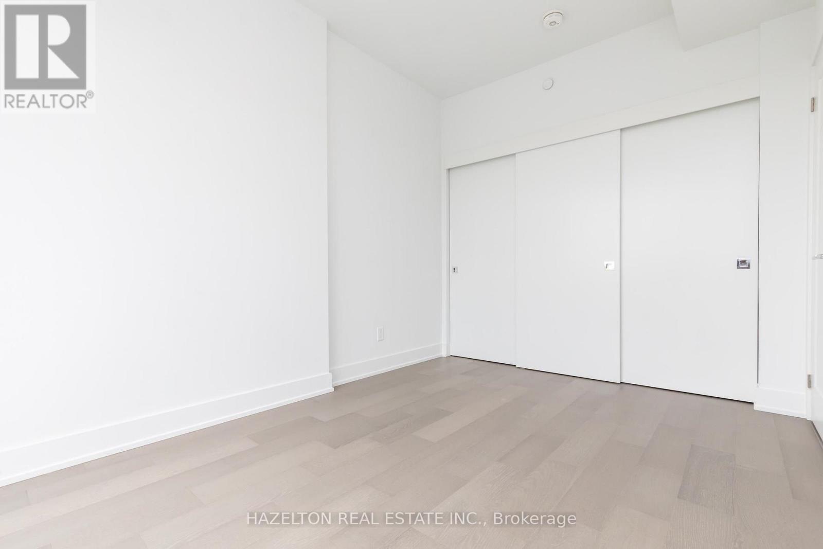 603 - 8 Manor Road W Property Photo 18