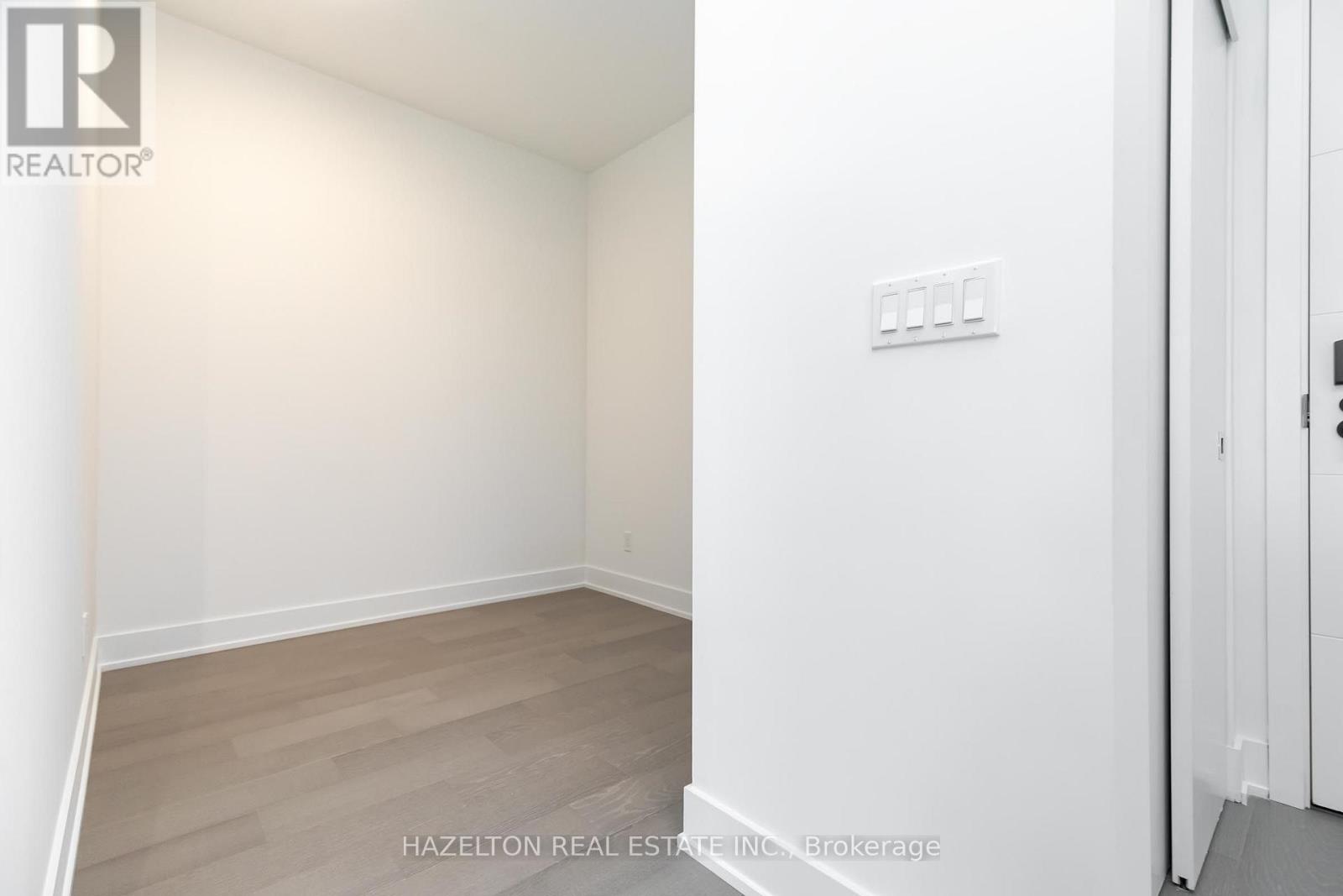 603 - 8 Manor Road W Property Photo 19