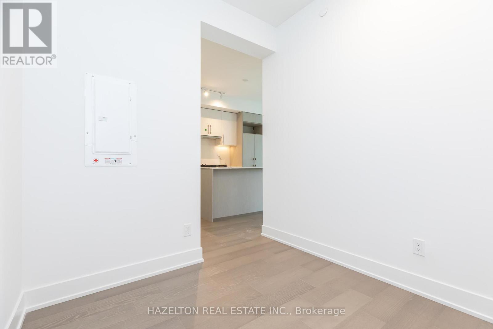 603 - 8 Manor Road W Property Photo 20
