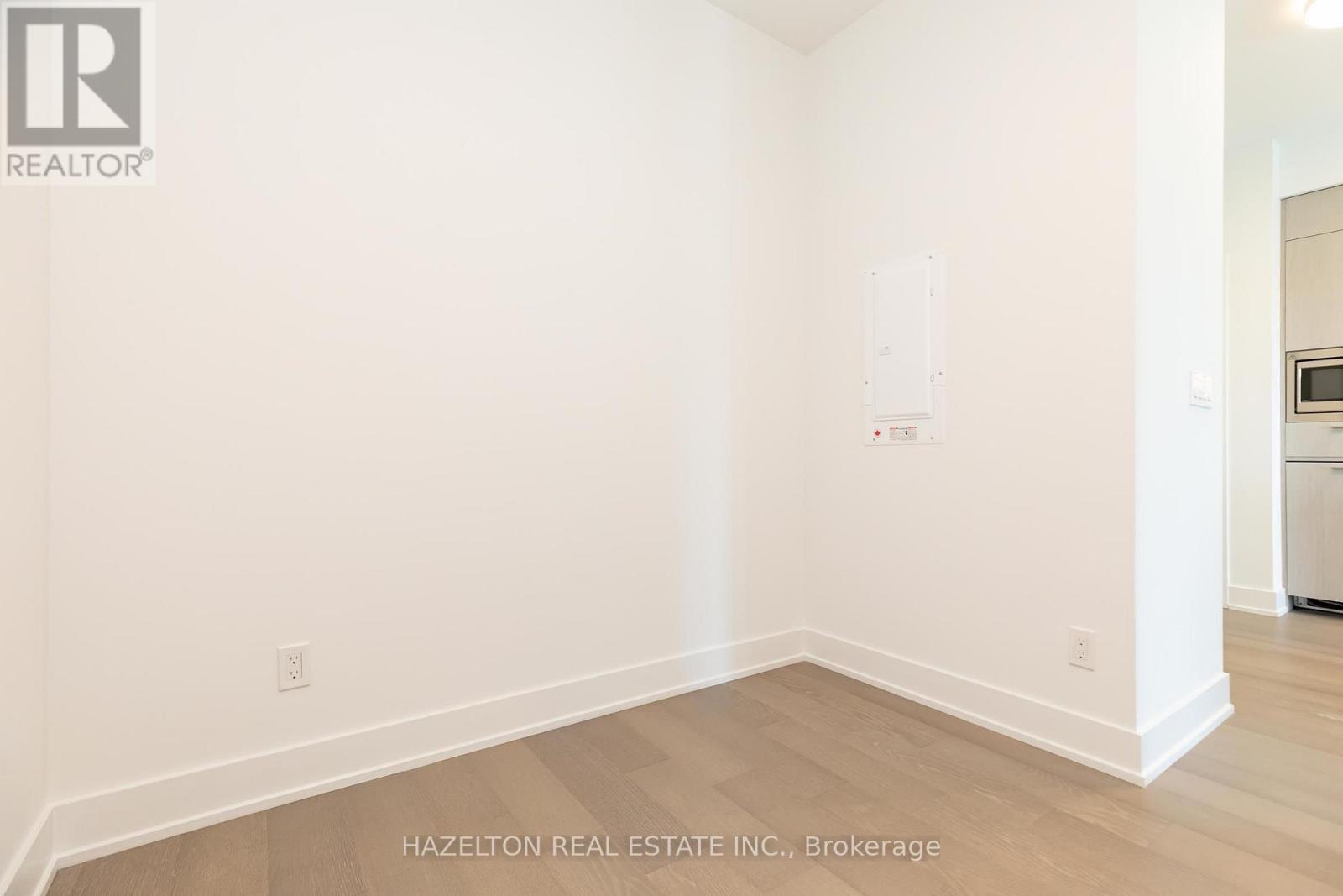 603 - 8 Manor Road W Property Photo 21