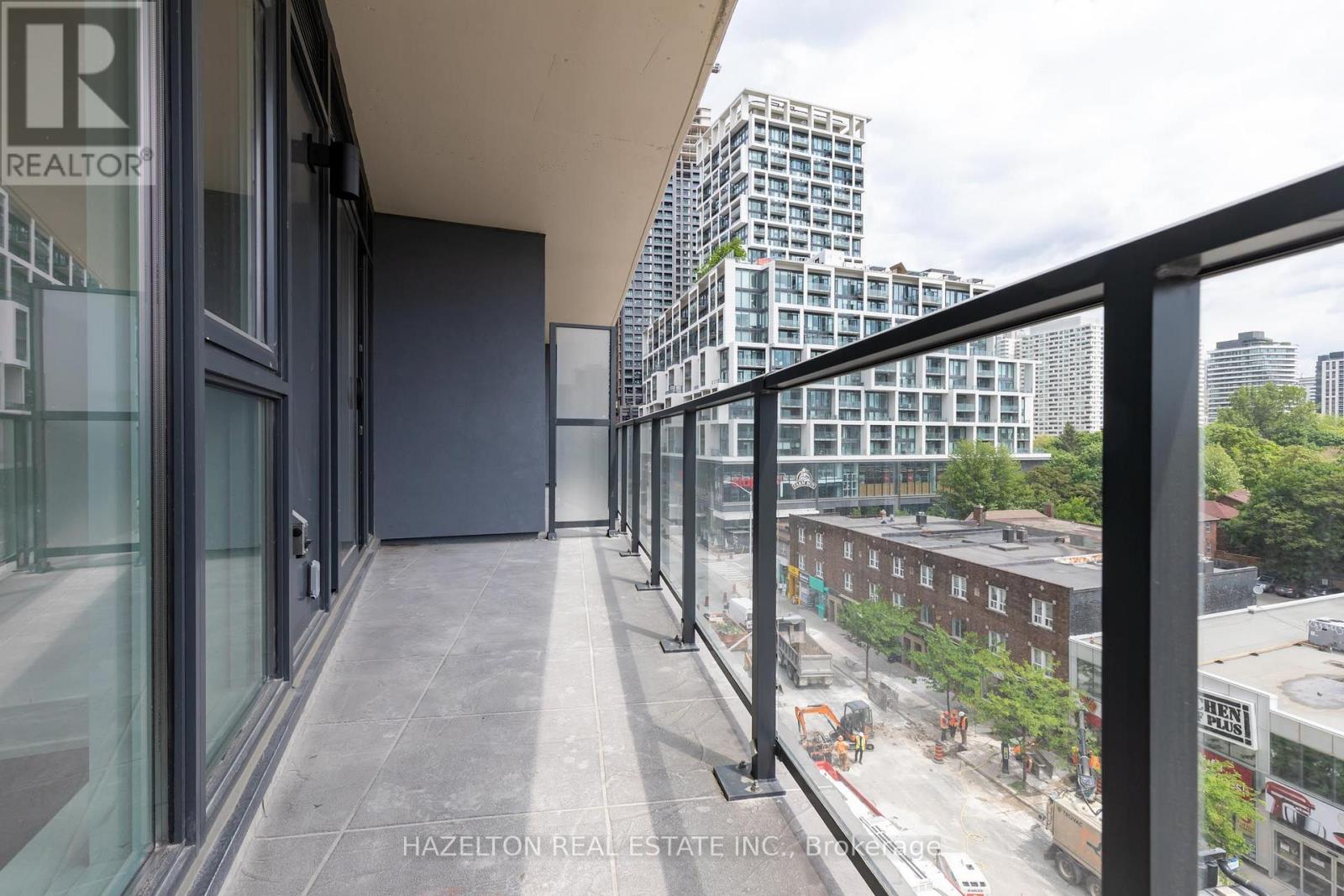 603 - 8 Manor Road W Property Photo 27