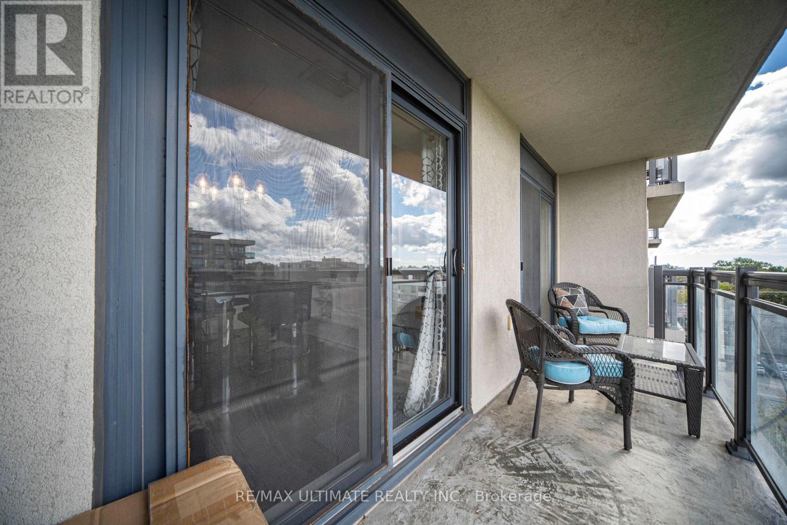 513 - 872 Sheppard Avenue W Property Photo 12