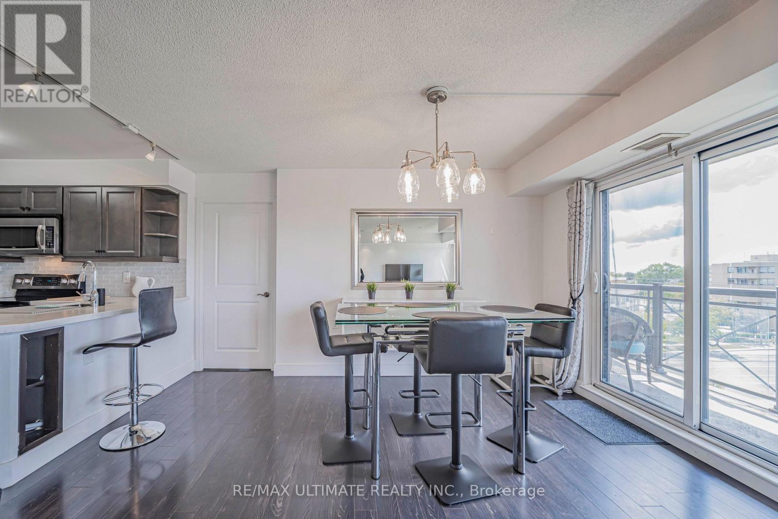 513 - 872 Sheppard Avenue W Property Photo 17