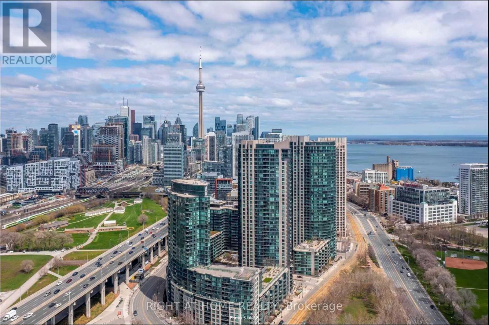 2306 - 215 Fort York Boulevard Property Photo 4