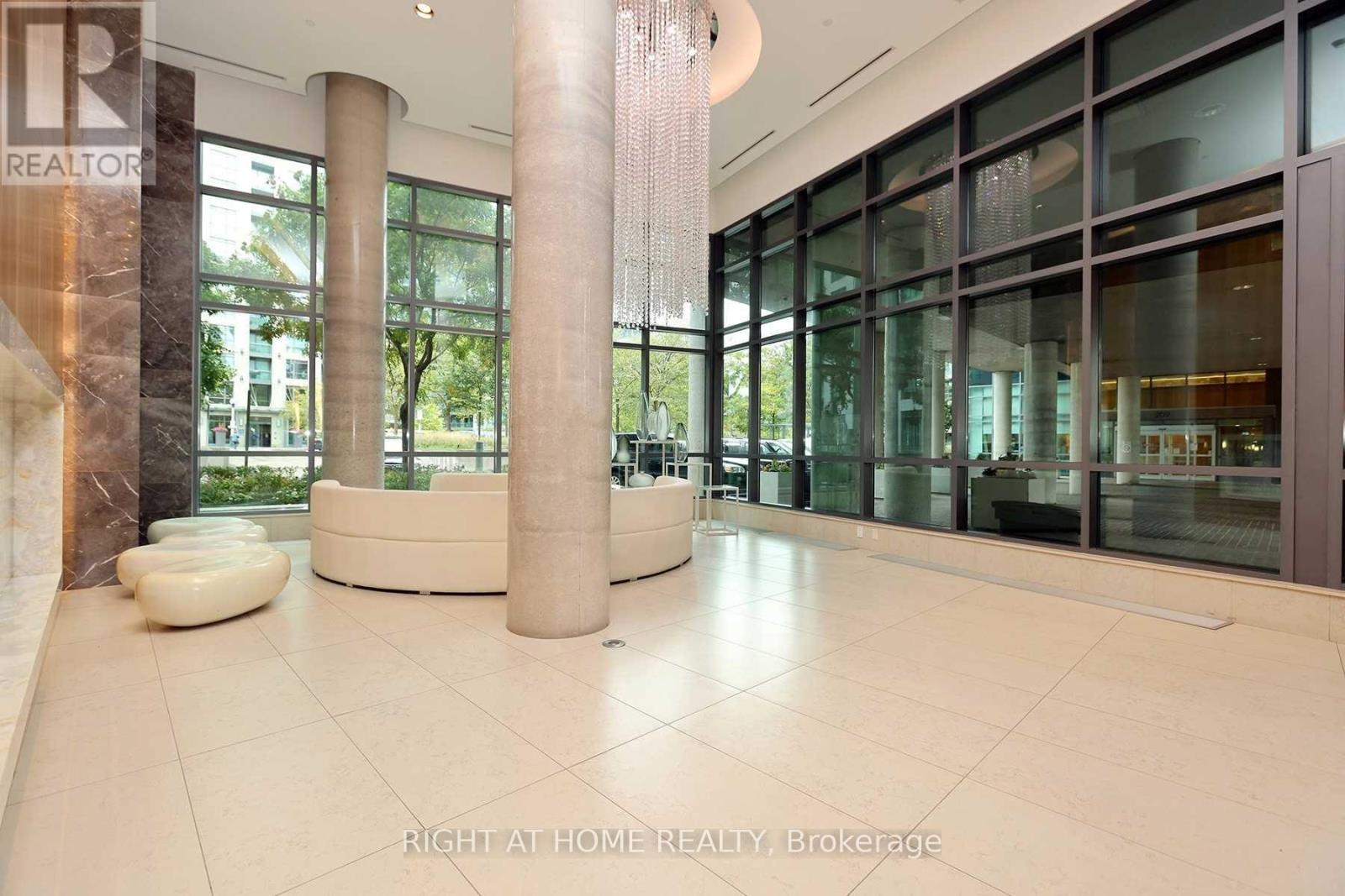 2306 - 215 Fort York Boulevard Property Photo 5