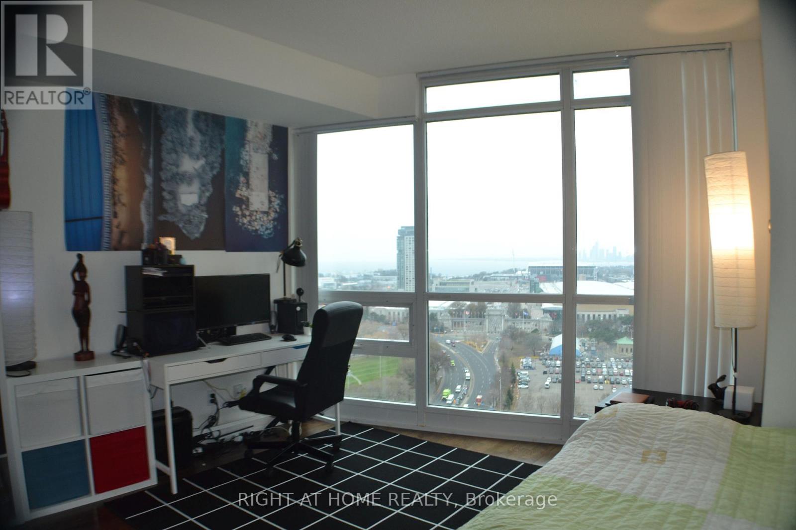 2306 - 215 Fort York Boulevard Property Photo 7