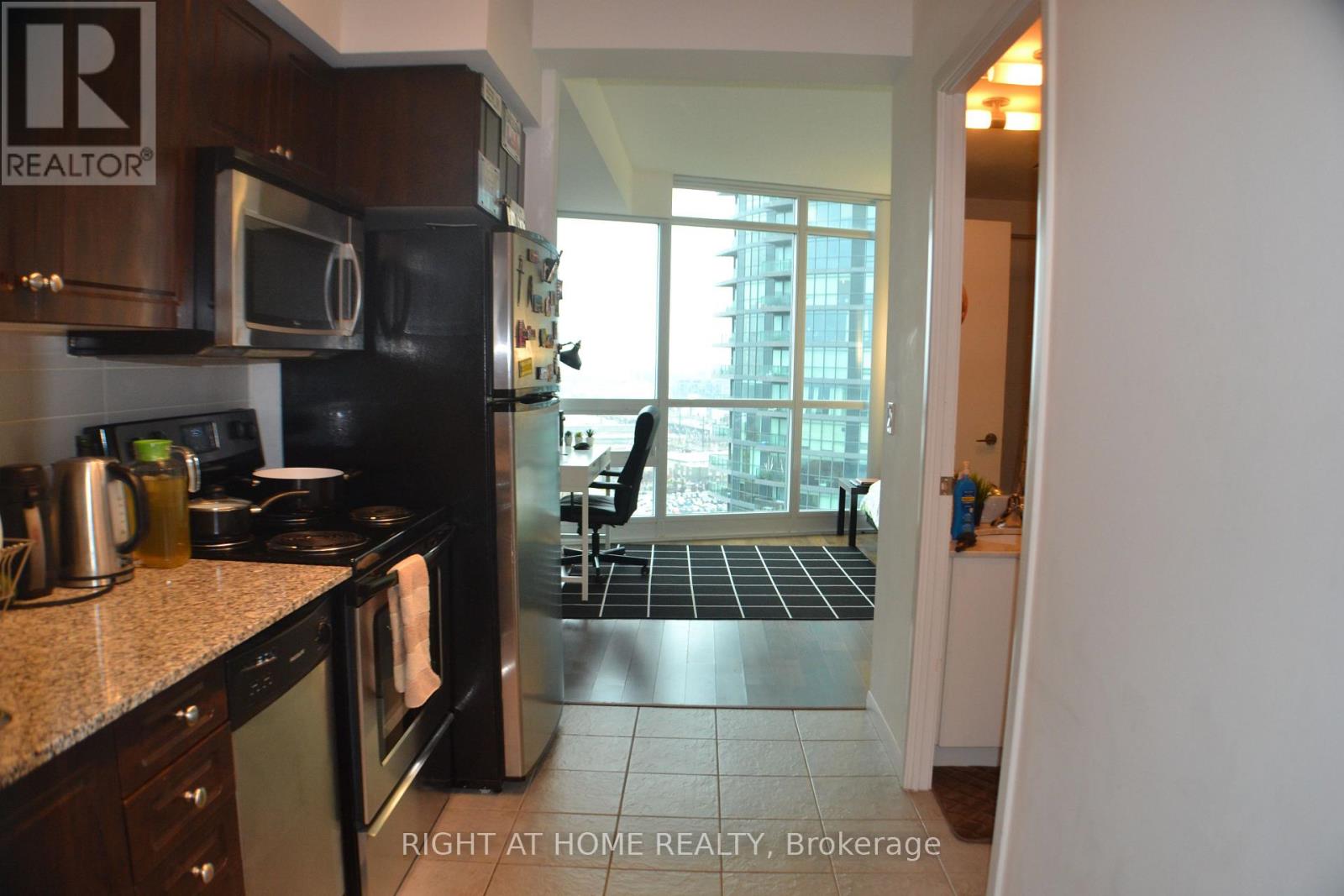 2306 - 215 Fort York Boulevard Property Photo 10