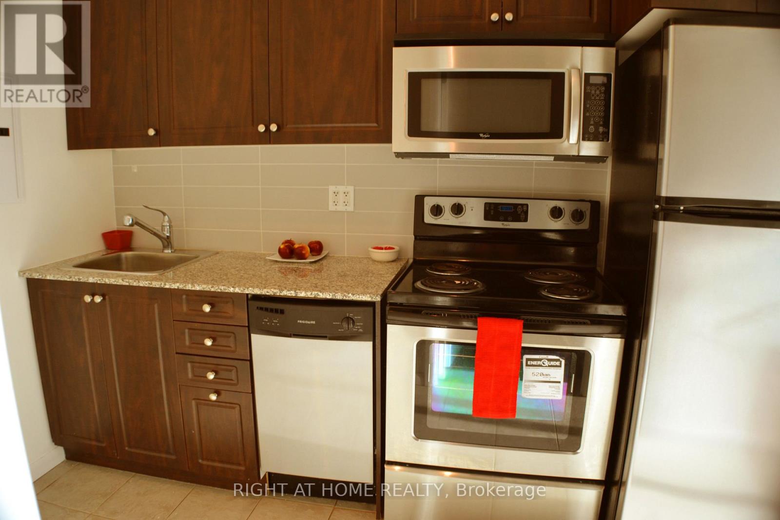 2306 - 215 Fort York Boulevard Property Photo 11