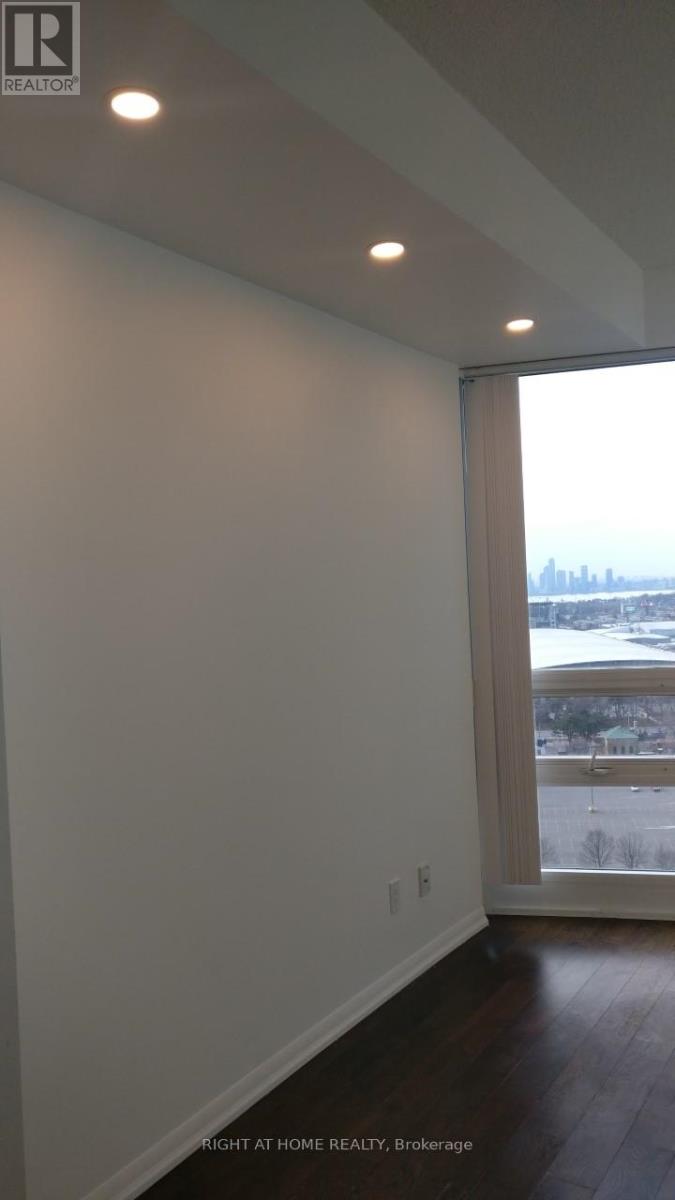 2306 - 215 Fort York Boulevard Property Photo 12