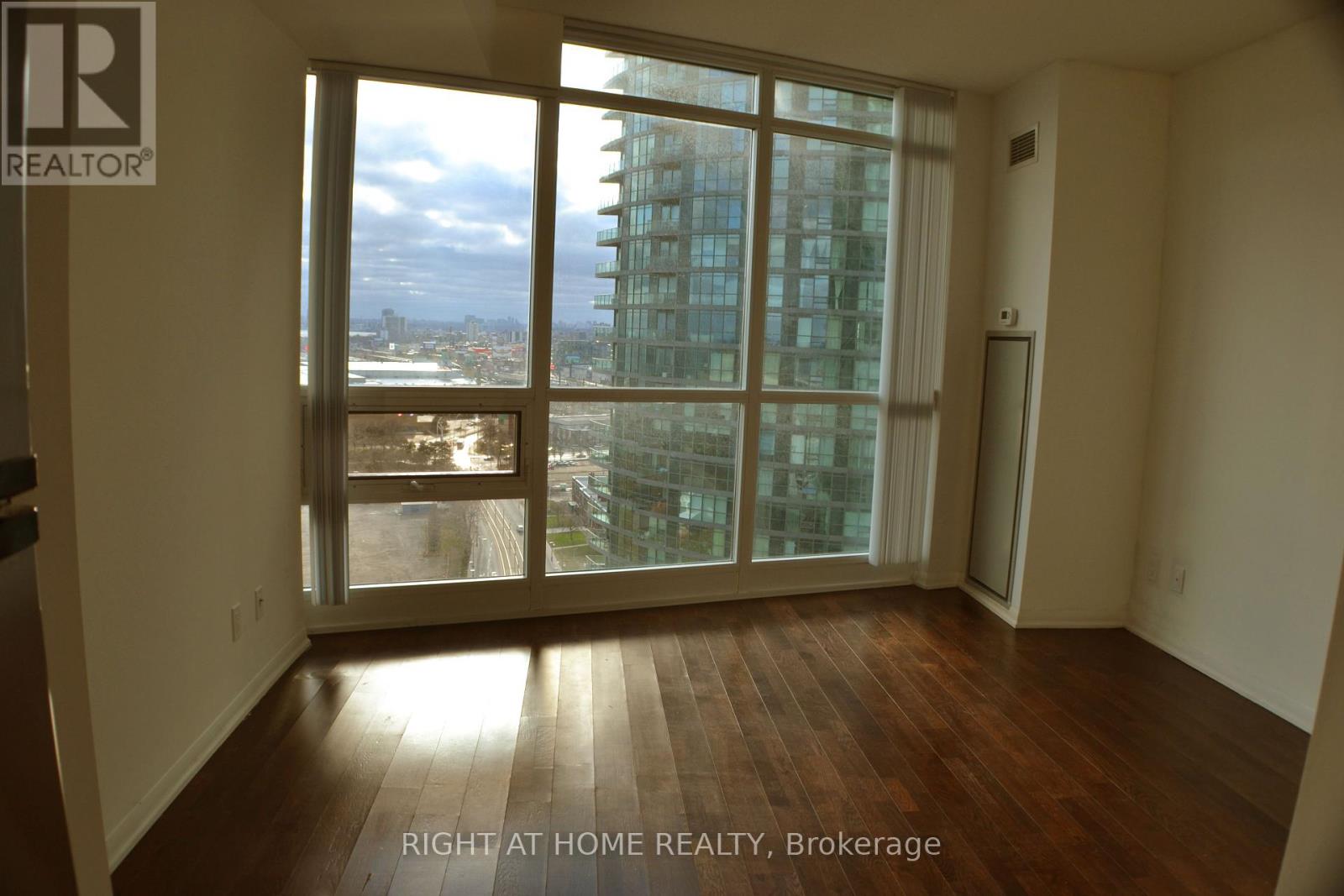 2306 - 215 Fort York Boulevard Property Photo 16