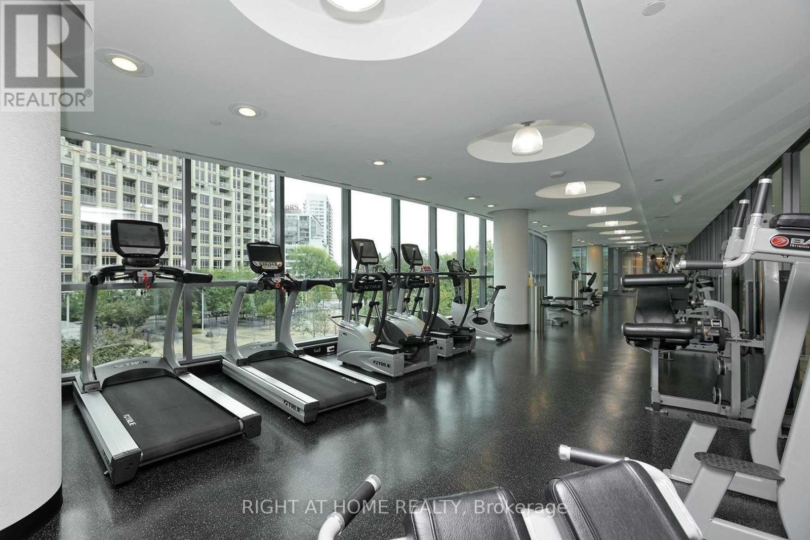 2306 - 215 Fort York Boulevard Property Photo 21