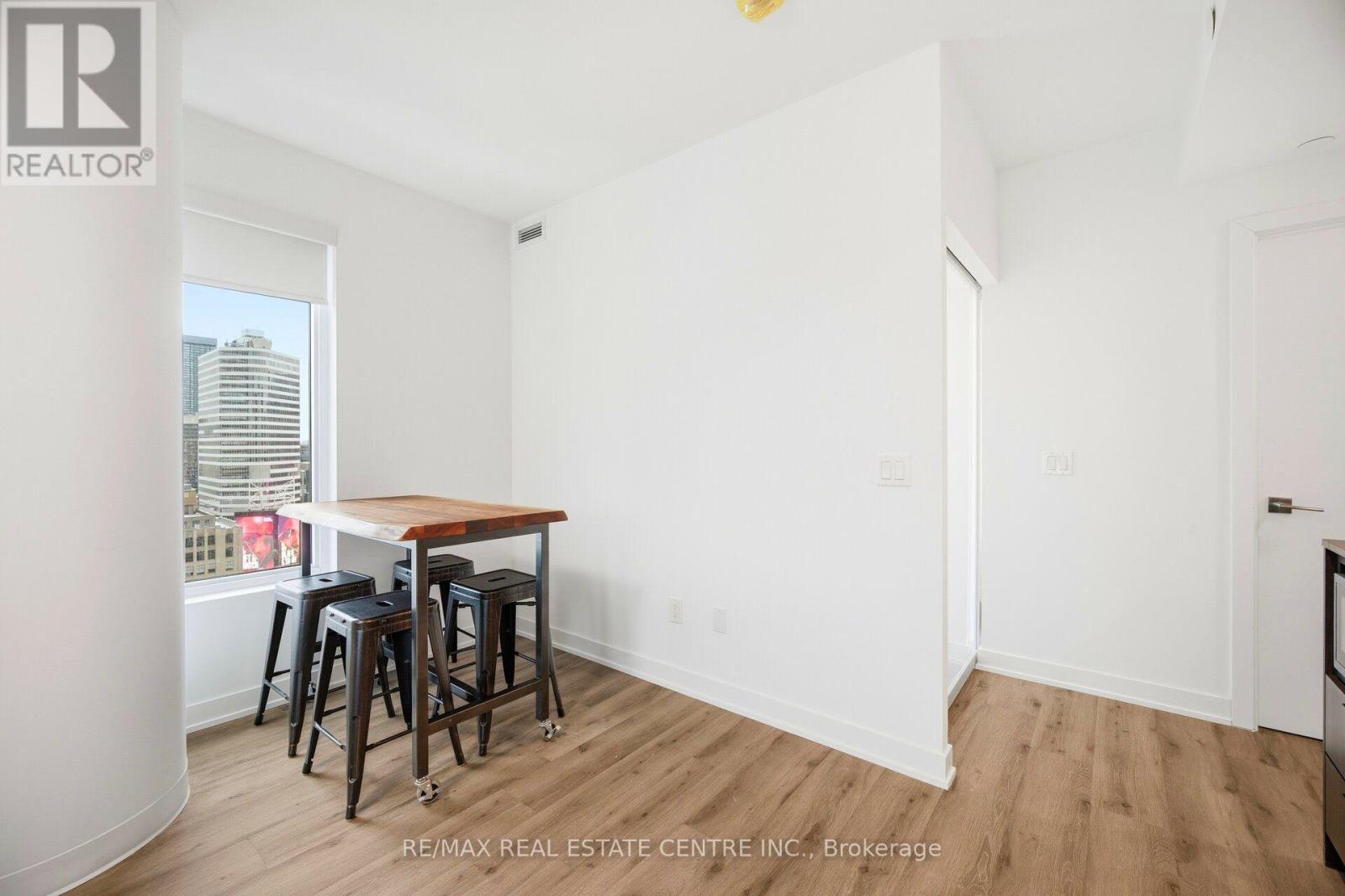 2715 - 252 Church Street Property Photo 11