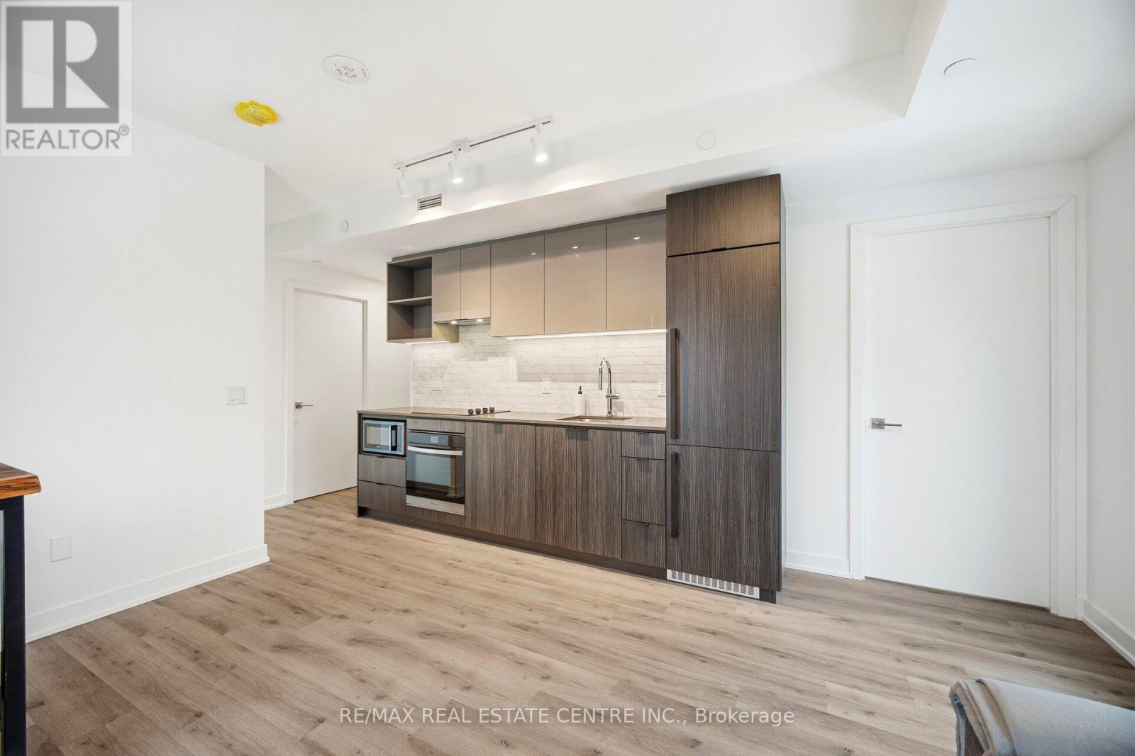 2715 - 252 Church Street Property Photo 15