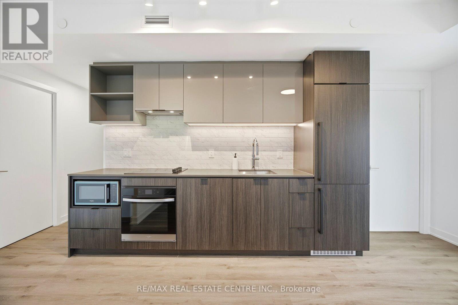 2715 - 252 Church Street Property Photo 16