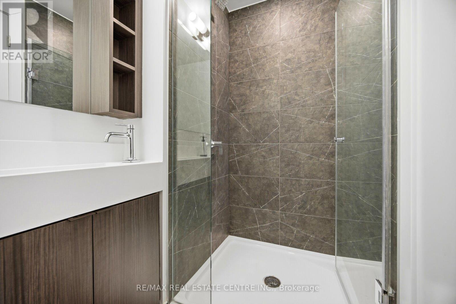 2715 - 252 Church Street Property Photo 22