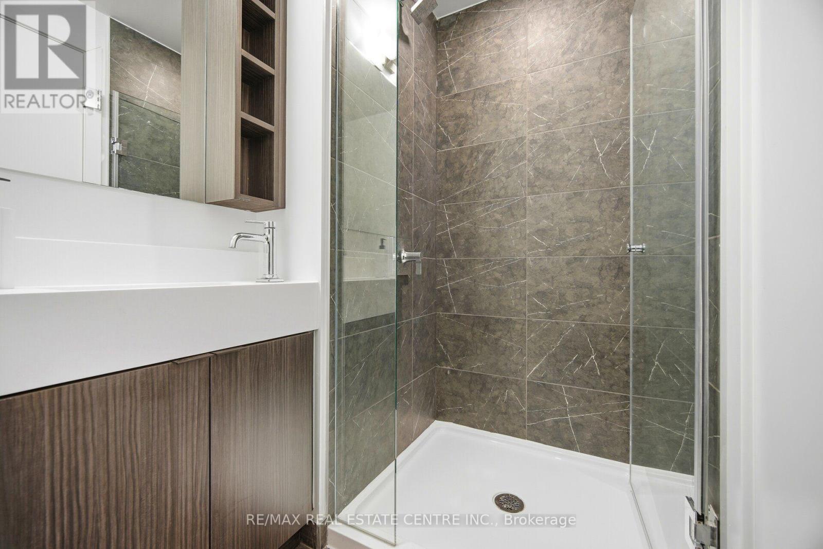 2715 - 252 Church Street Property Photo 26