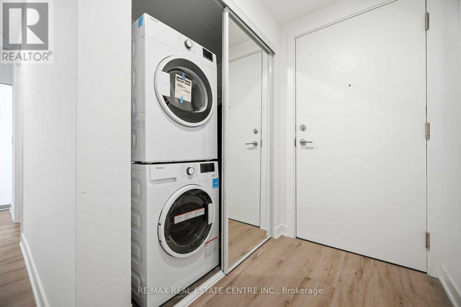 2715 - 252 Church Street Property Photo 27