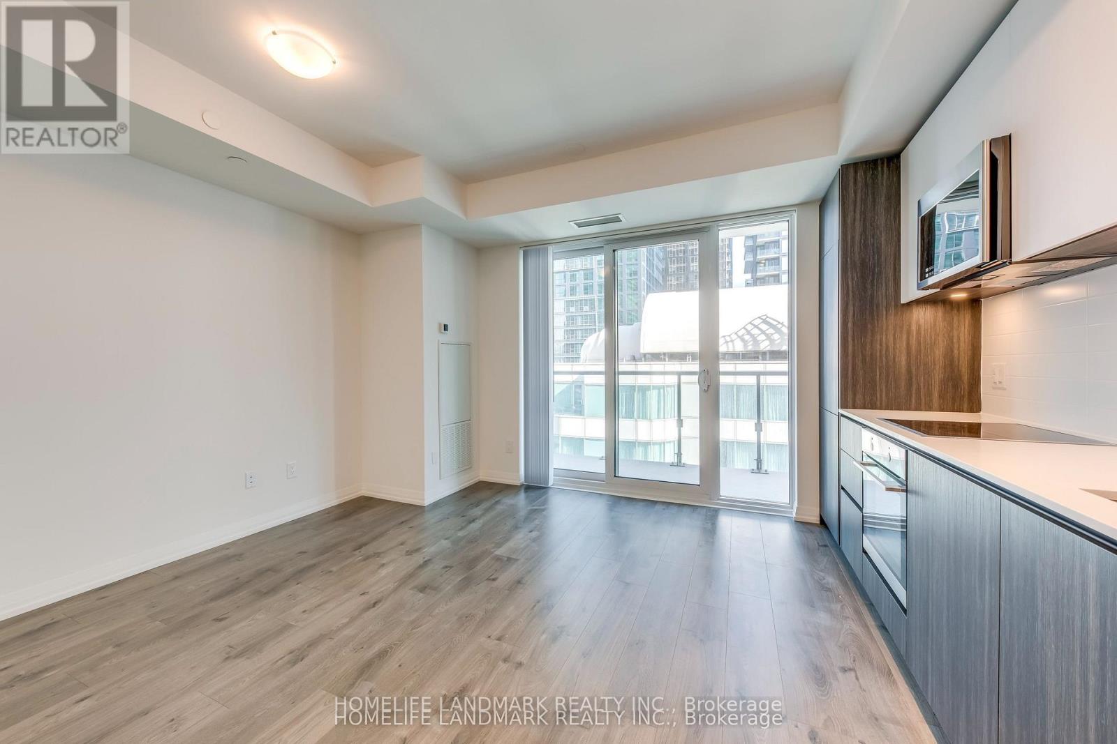 2411 - 8 Widmer Street Property Photo 3