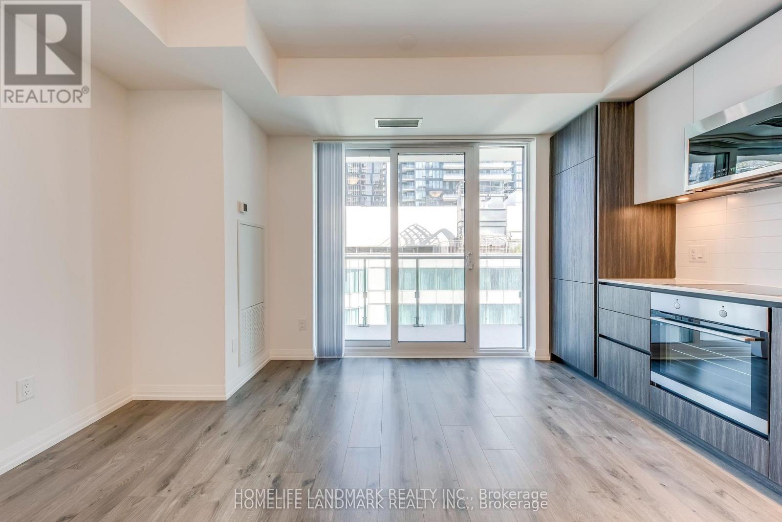 2411 - 8 Widmer Street Property Photo 7