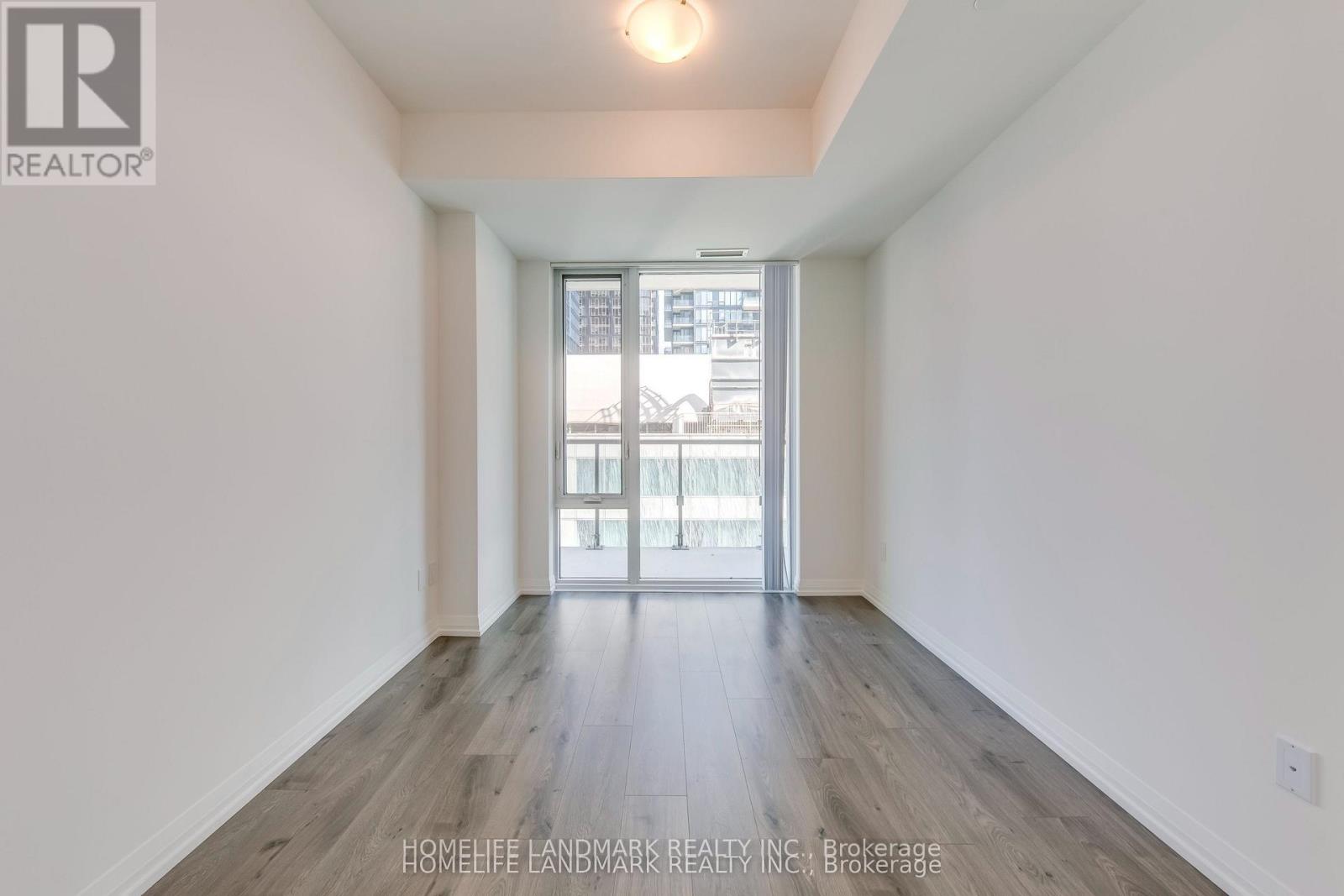 2411 - 8 Widmer Street Property Photo 12