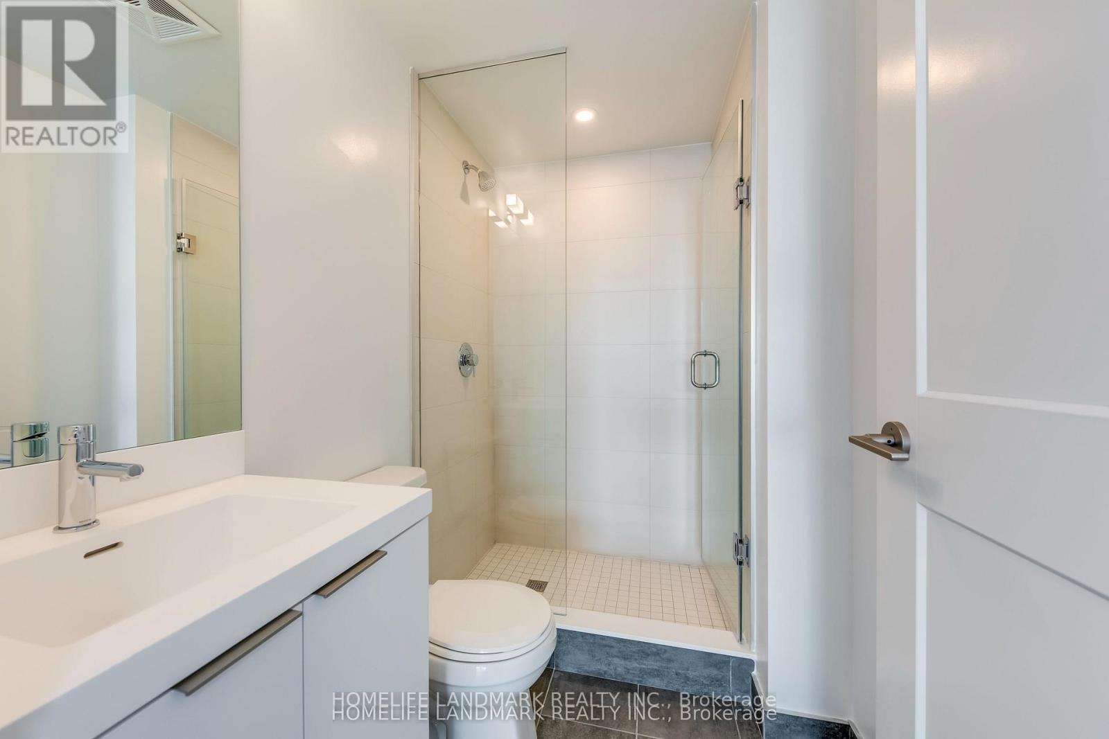 2411 - 8 Widmer Street Property Photo 13