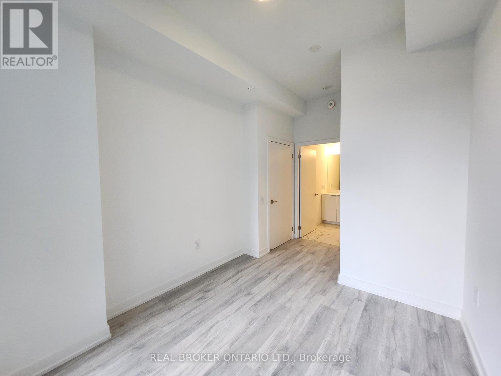 N625 - 7 Golden Lion Heights Property Photo 8