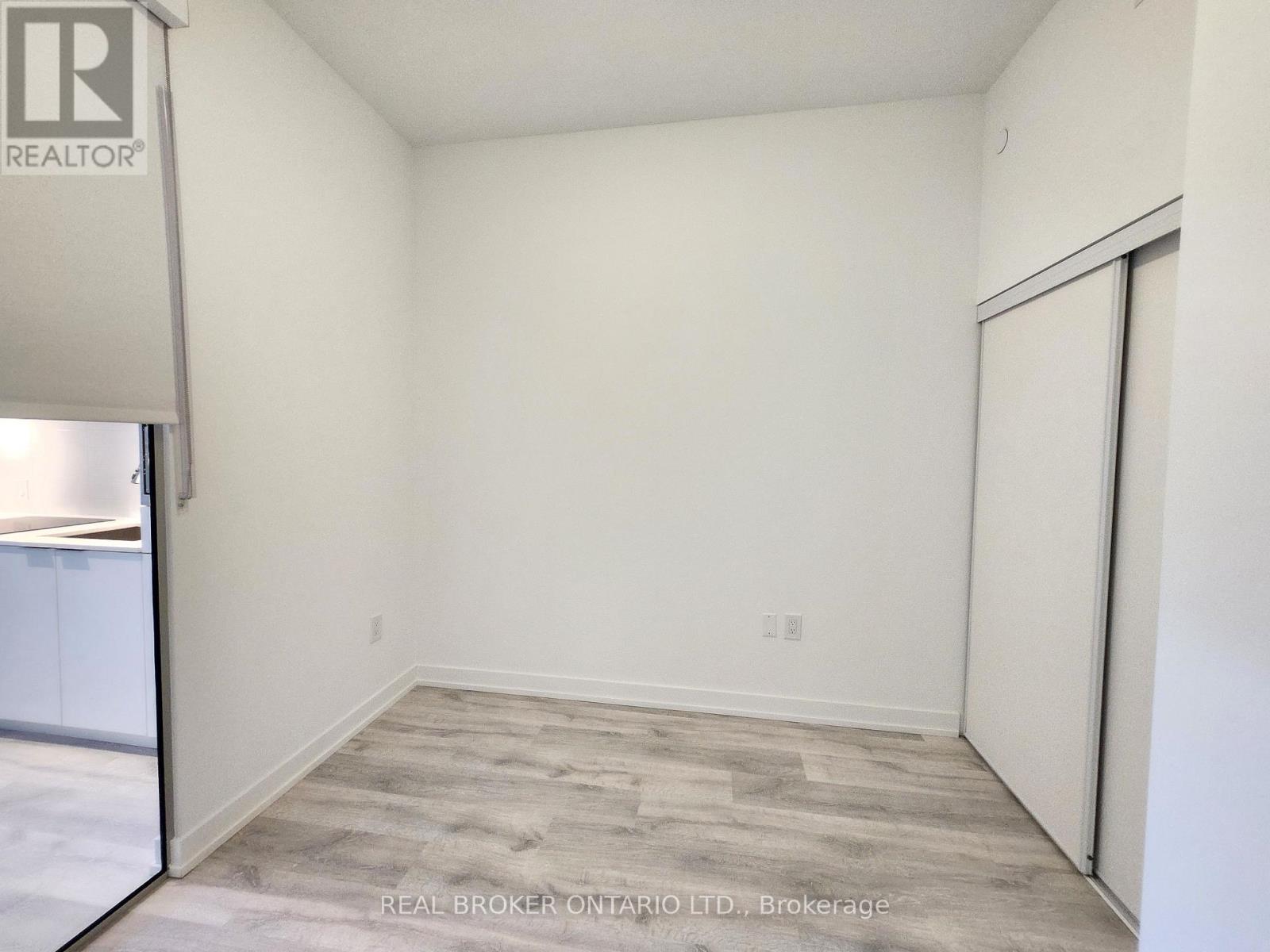 N625 - 7 Golden Lion Heights Property Photo 11