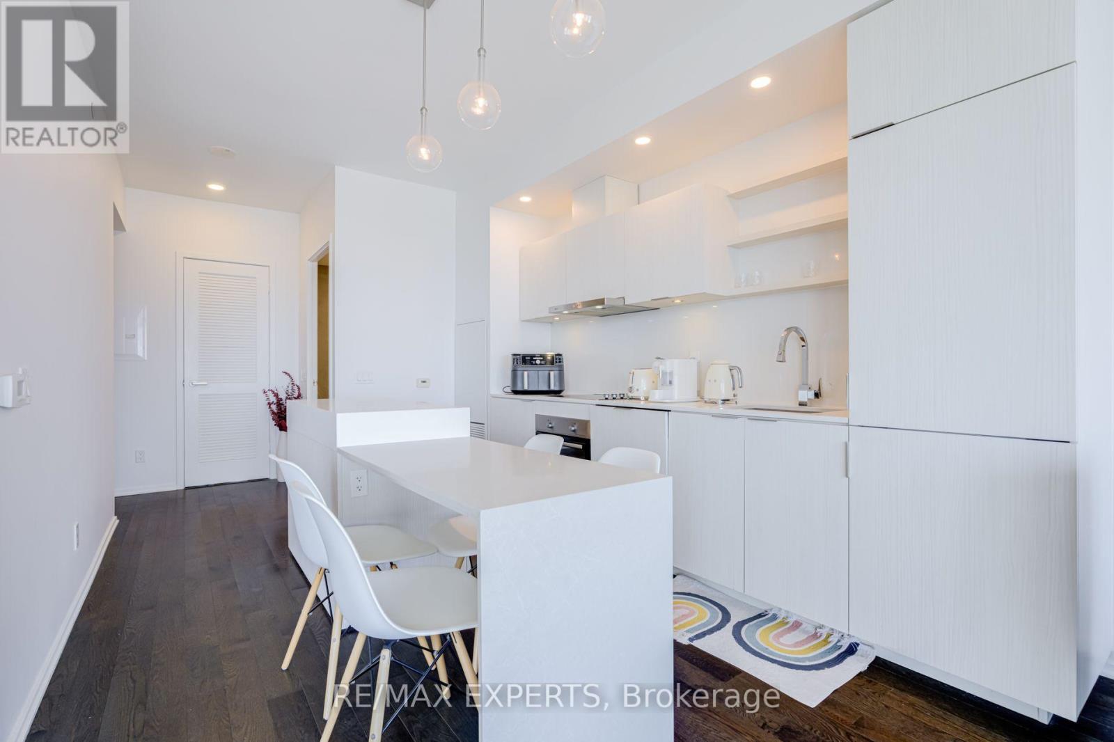 1806 - 16 Bonnycastle Street Property Photo 9