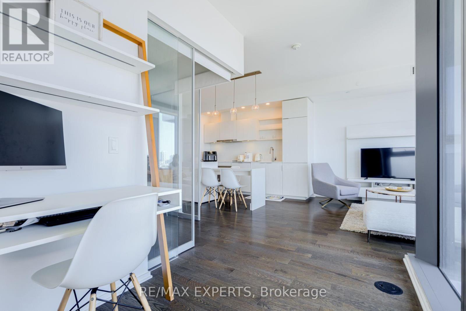 1806 - 16 Bonnycastle Street Property Photo 12