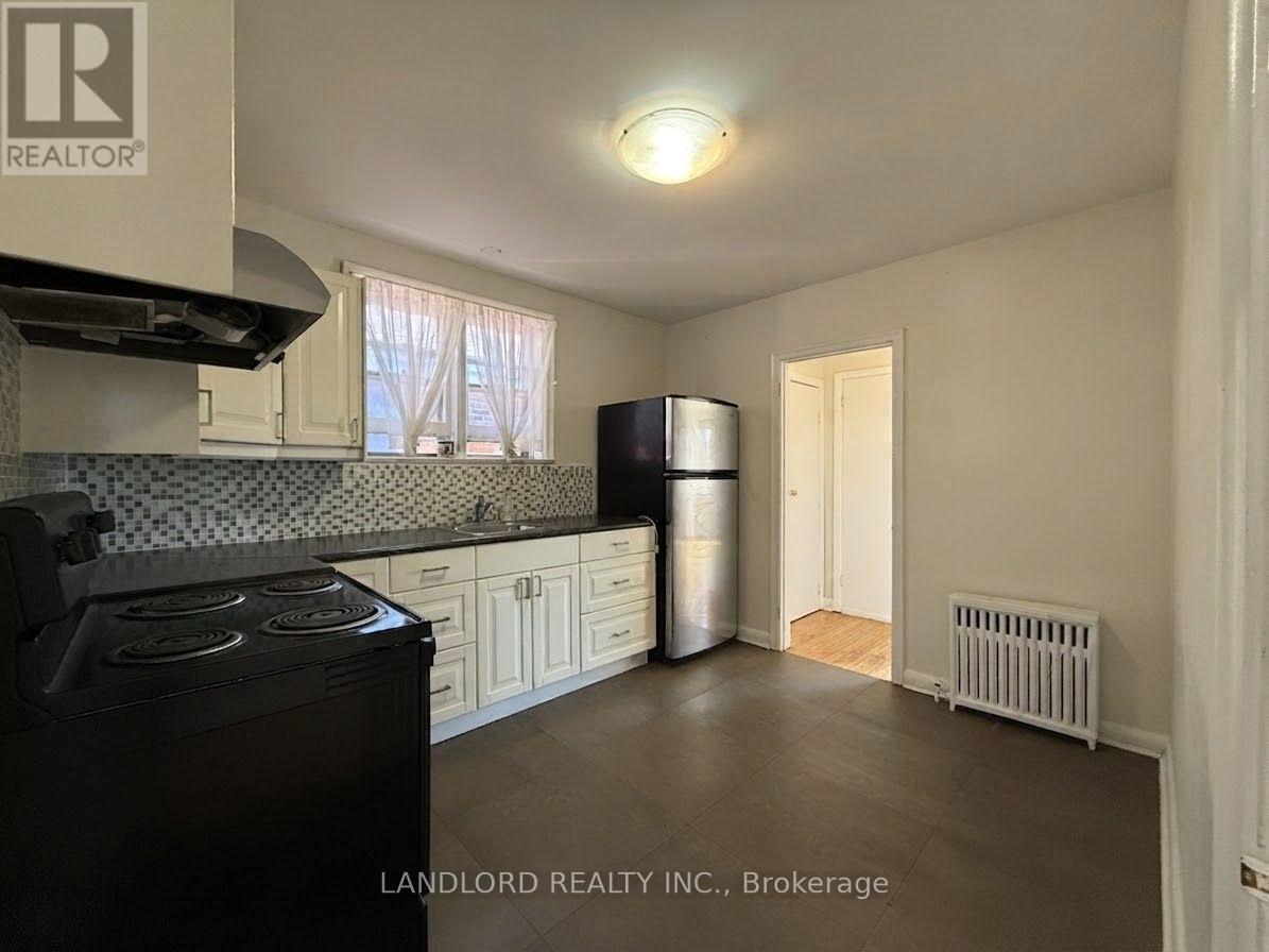 2nd Fl - 82 Lanark Avenue Property Photo 11