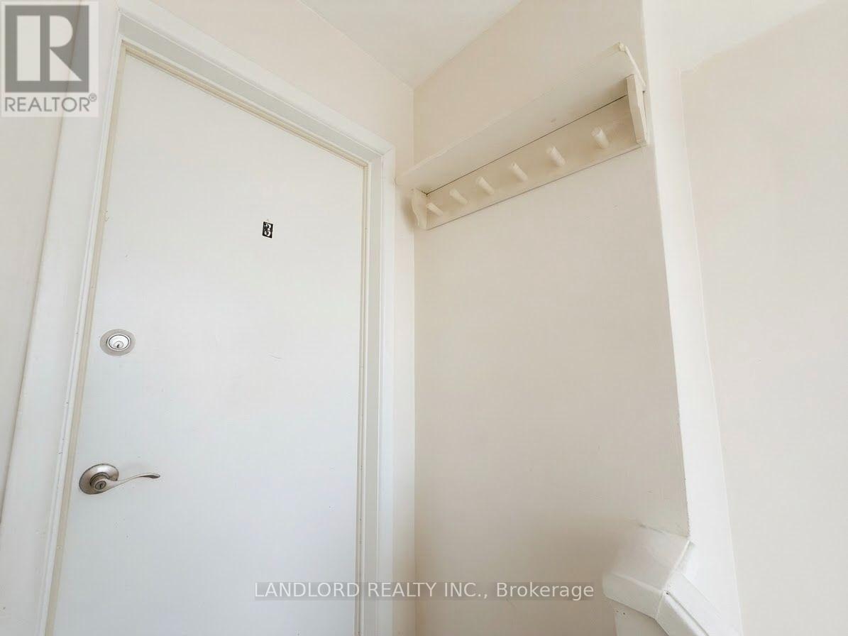 2nd Fl - 82 Lanark Avenue Property Photo 26