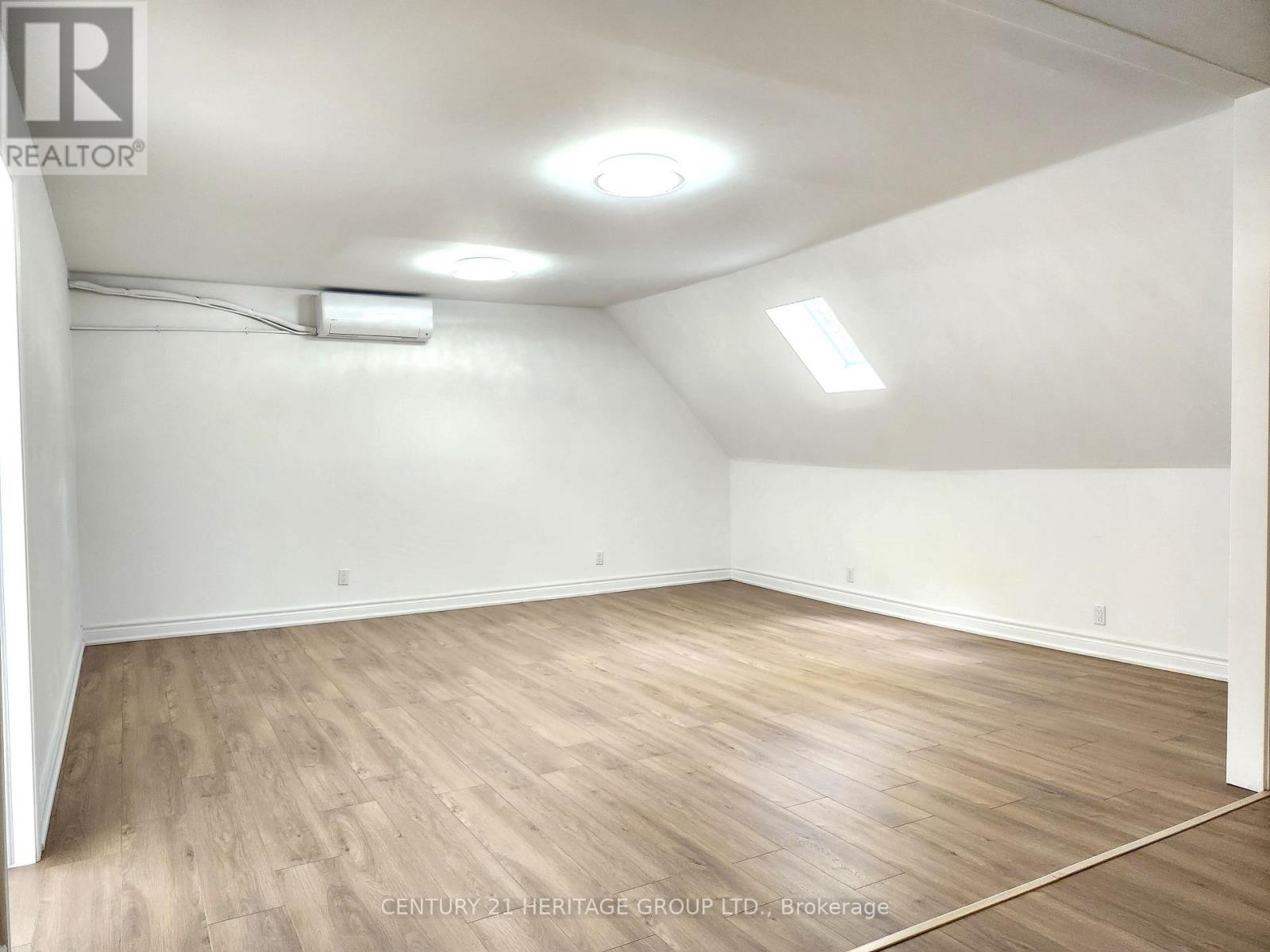 3 - 1356 Avenue Road Property Photo 4