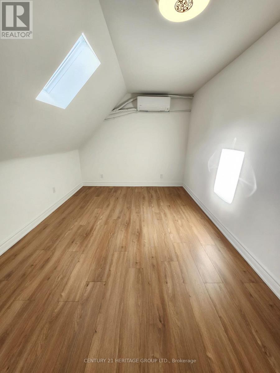 3 - 1356 Avenue Road Property Photo 5