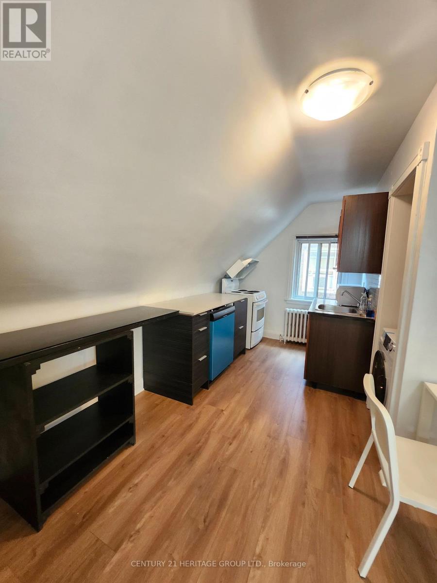 3 - 1356 Avenue Road Property Photo 9