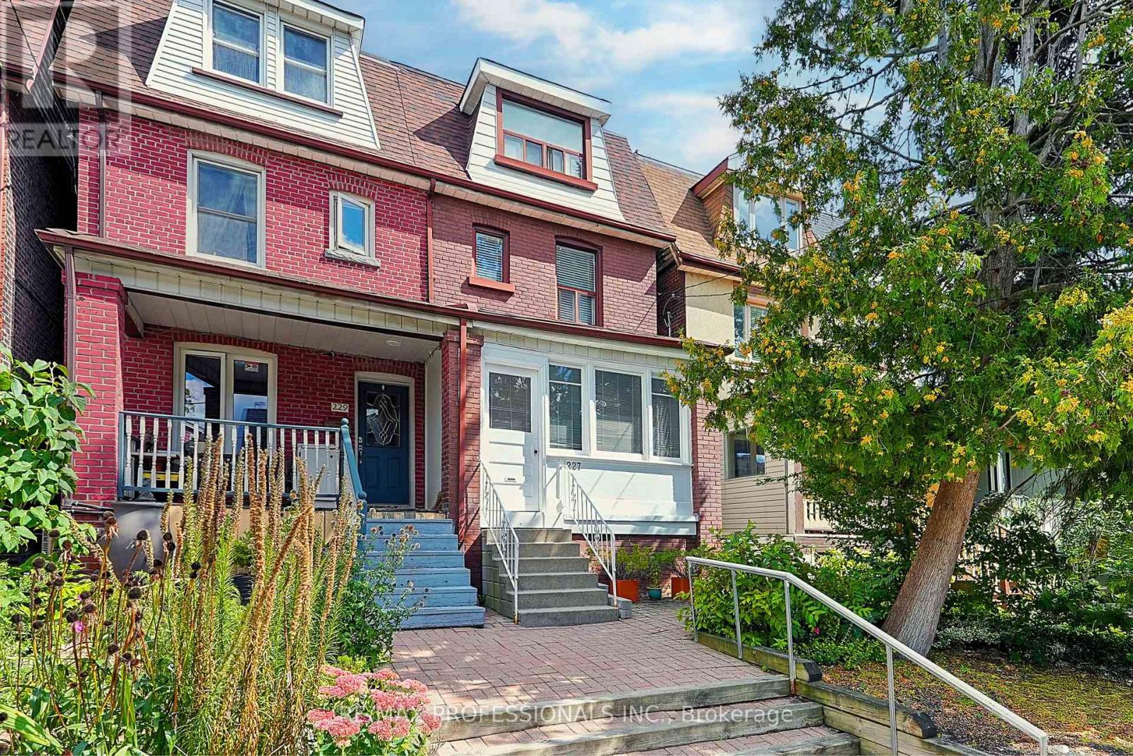 227 Montrose Avenue Property Photo 1