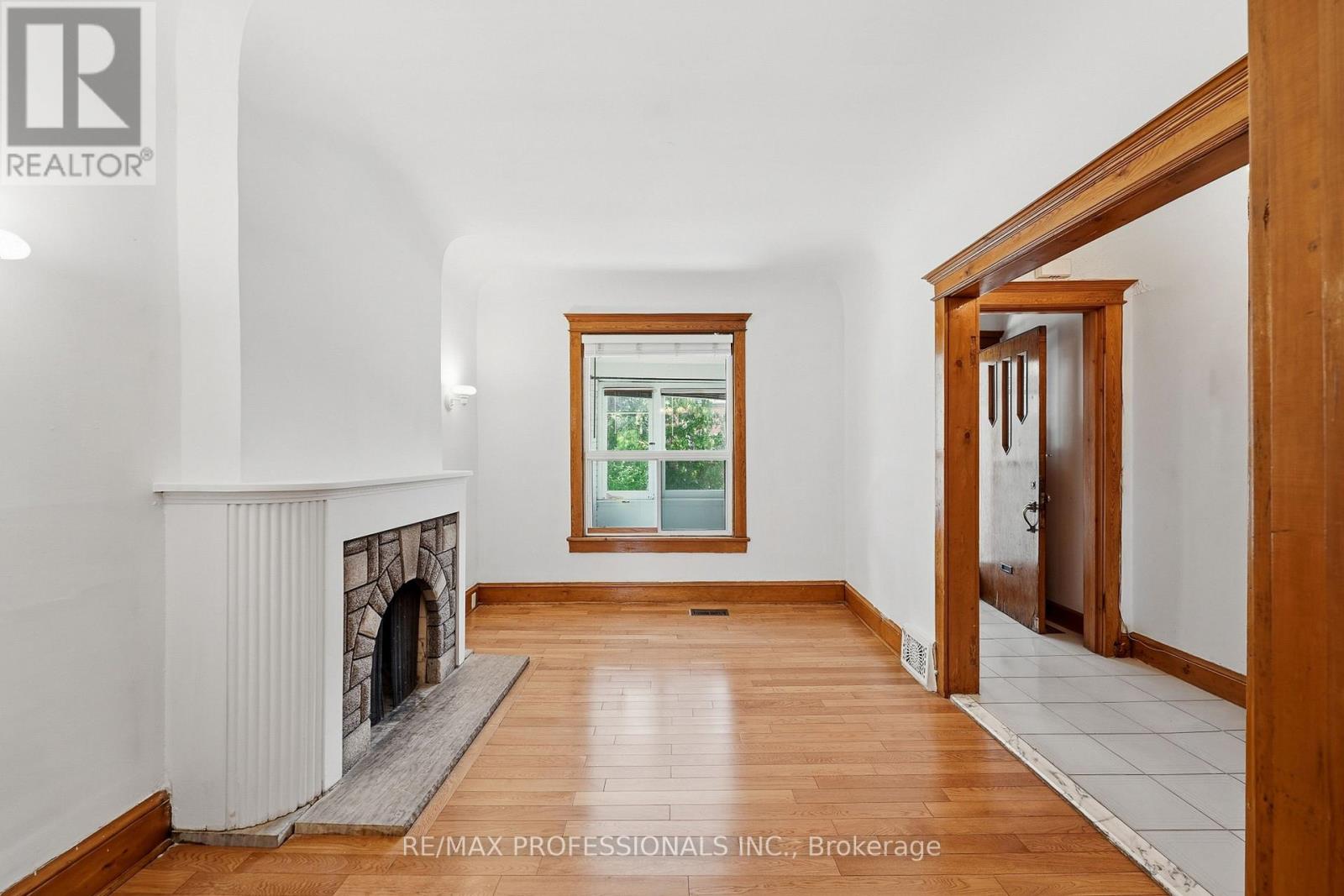 227 Montrose Avenue Property Photo 9