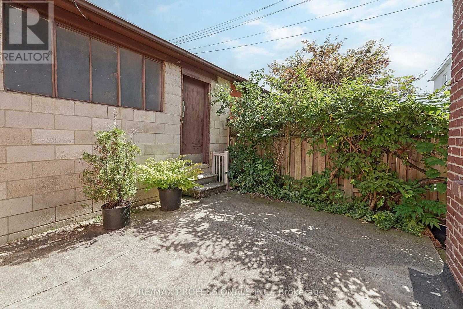 227 Montrose Avenue Property Photo 48