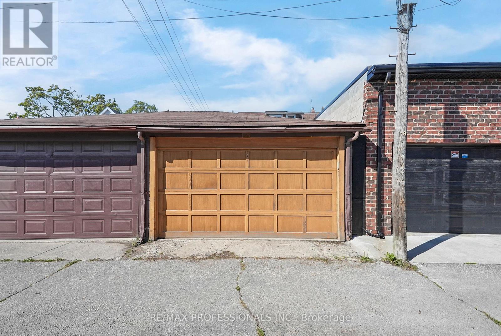 227 Montrose Avenue Property Photo 49