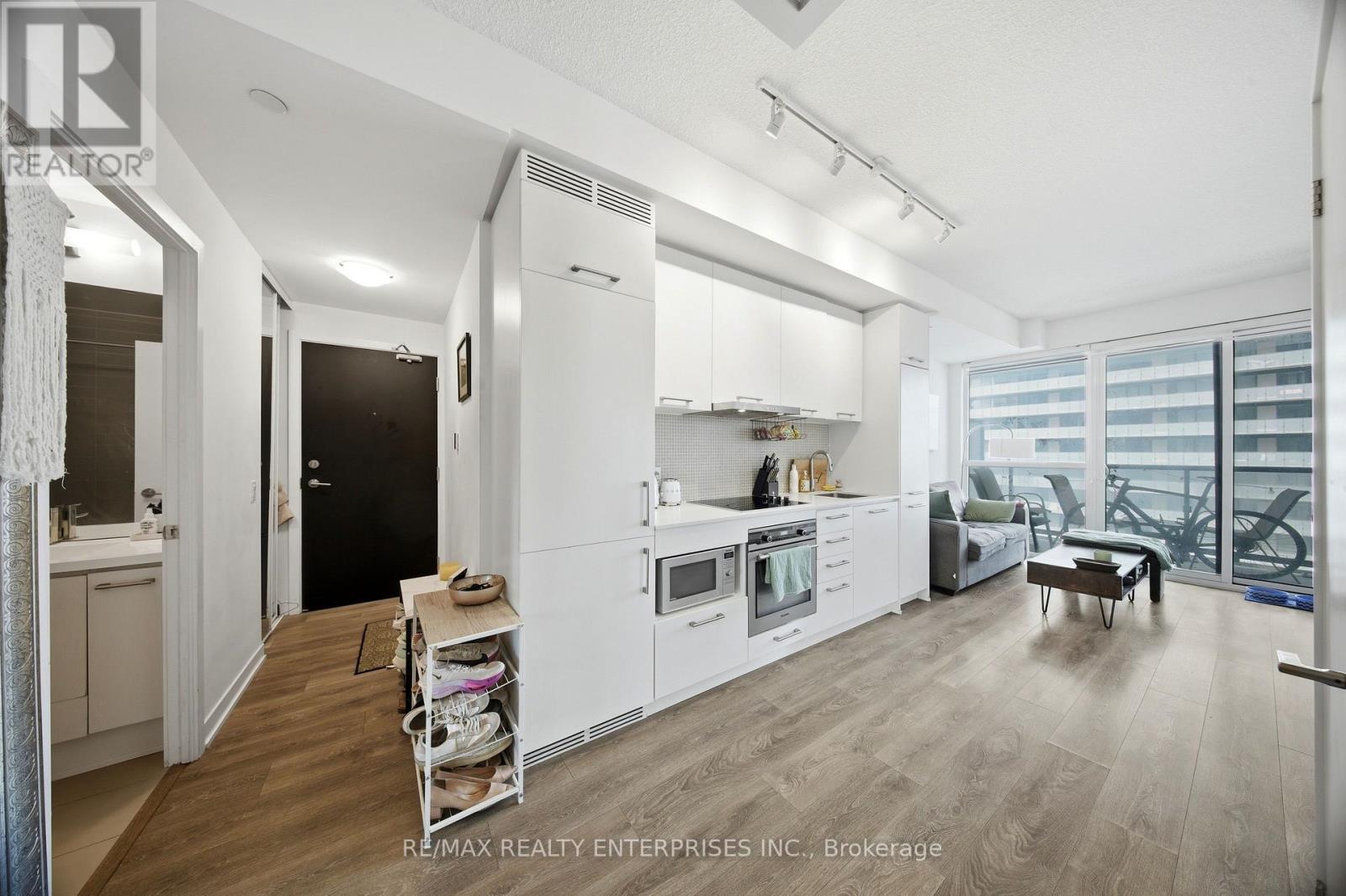2510 - 87 Peter Street Property Photo 3