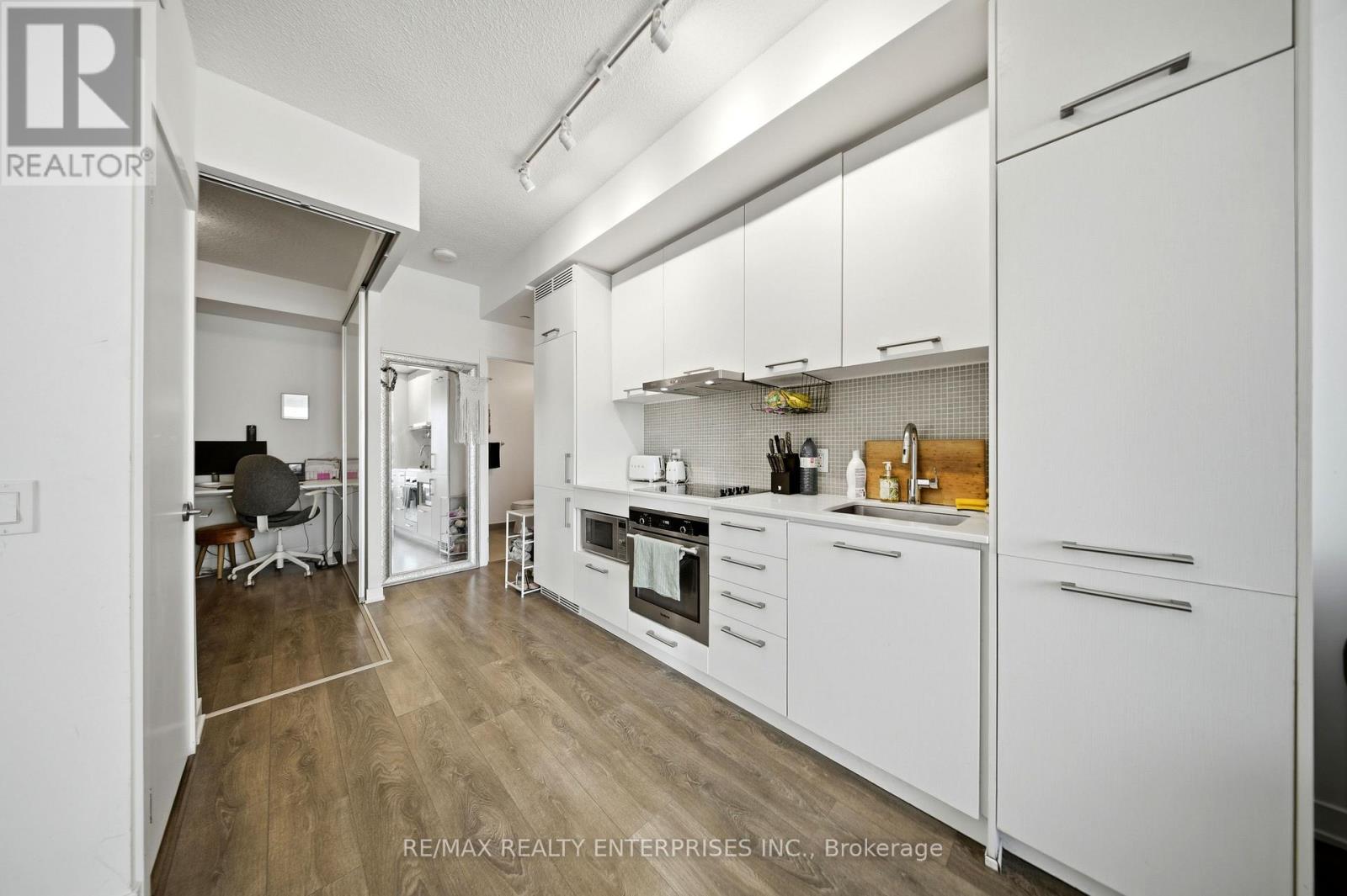 2510 - 87 Peter Street Property Photo 10