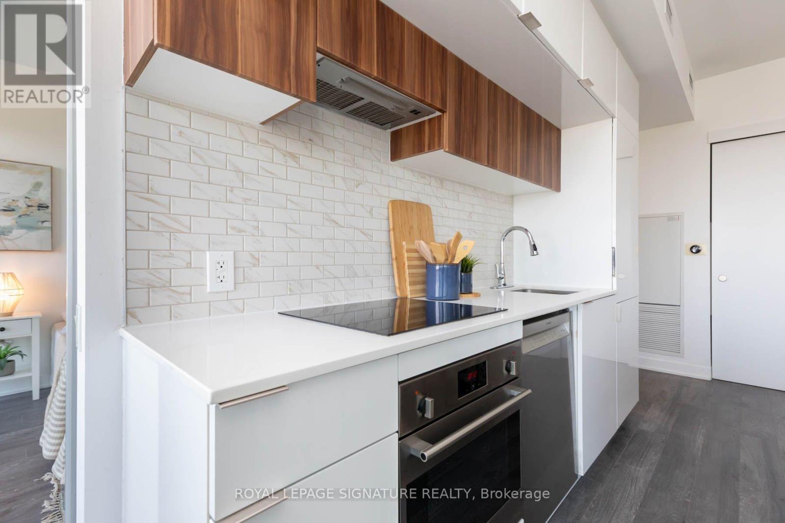 2805 - 185 Roehampton Avenue Property Photo 11