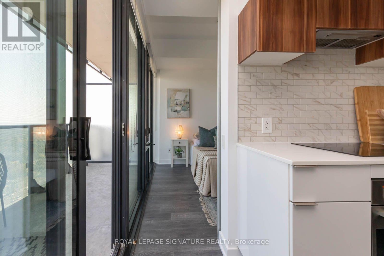 2805 - 185 Roehampton Avenue Property Photo 14