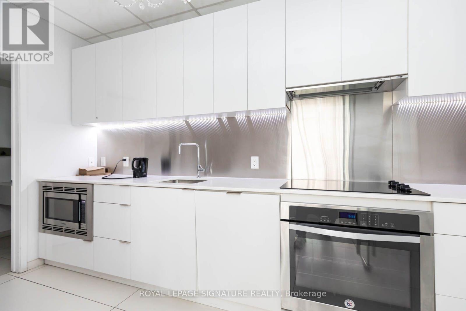 2805 - 185 Roehampton Avenue Property Photo 38